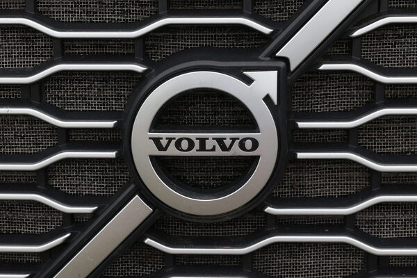 El grupo Volvo increment贸 su beneficio neto un 44% en los primeros nueve meses del a帽o - Revista PLUS