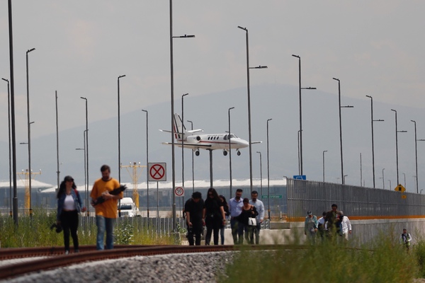 Diputados mexicanos elevan los impuestos a los aeropuertos para destinarlos al Ejército - MarketData