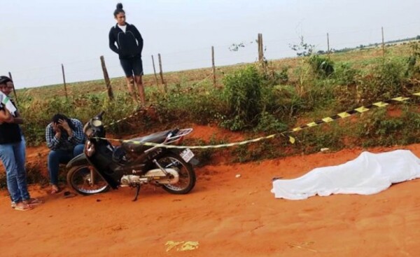 Hallan cadáver de motociclista en un camino rural en Itakyry
