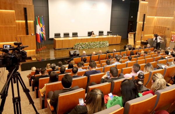 Ministra Llanes disertó en Seminario regional sobre prevención, detección y lucha contra lavado de activos