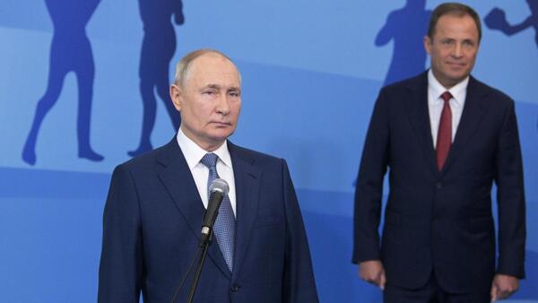Putin califica de "discriminación étnica" el trato del COI a los deportistas rusos