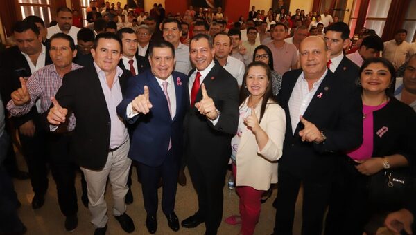 Colorados de San Pedro respaldan a Cartes, "ante la injusticia, la calumnia y los agravios" - ADN Digital