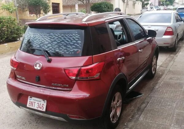 Video: Tortoleros roban de un auto pertenencias de docente de Carapeguá - Policiales - ABC Color