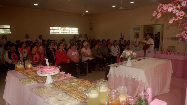Con acto recuerdan combatir el cáncer de mama en Misiones