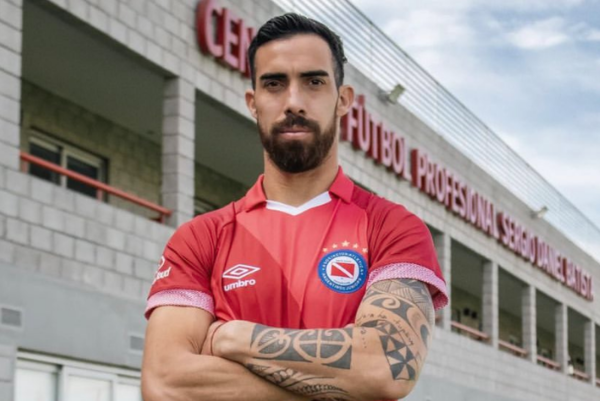 Versus / Gabriel Ávalos marca un golazo, pero Argentinos pierde