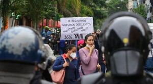Diario HOY | Docentes levantan paro general tras acuerdo con el Gobierno