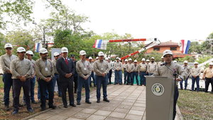 ANDE avanza en el mejoramiento de 5.000 artefactos de alumbrados públicos
