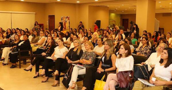 La Nación / Pretenden inspirar a más mujeres para empoderarse y ser exitosas