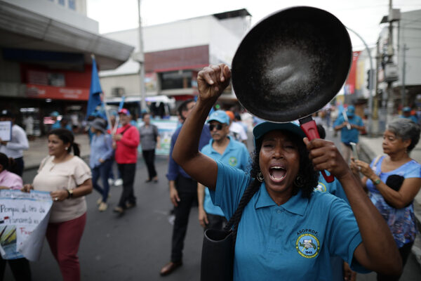 Se endurecen las protestas mientras avanza al debate final el contrato minero en Panamá - MarketData