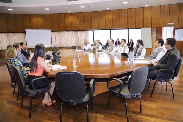 Piden ajustar ley para voto en el exterior - Política - ABC Color