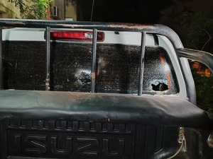 Turba apedrea patrullera en Bañado Sur | 1000 Noticias
