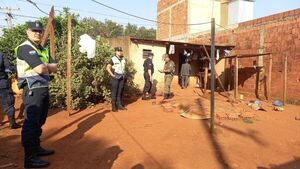 Anciano ataca con machetillo a agentes durante un desalojo en Pedro Juan Caballero
