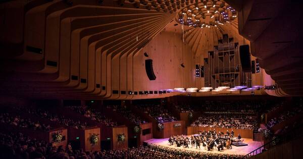 La Nación / Ópera de Sídney celebra medio siglo