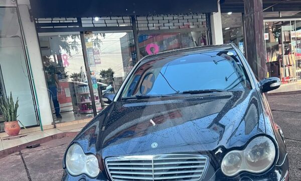 Abandonan vehículo en CDE
