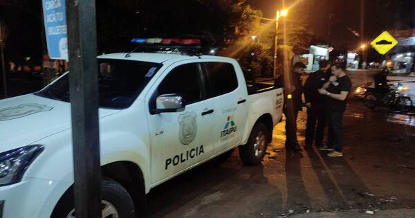 La Nación / Turba atacó con piedras una patrullera en el bañado Sur