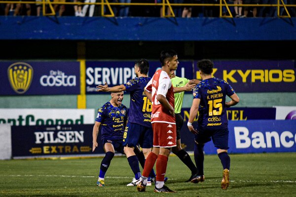 Luqueño logra su tercera victoria consecutiva | OnLivePy