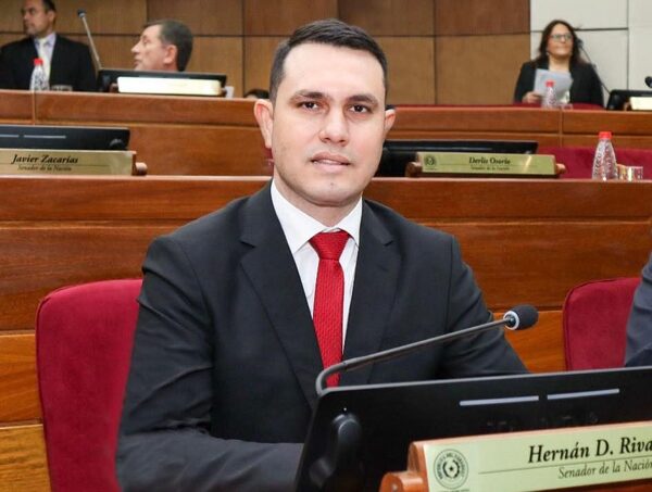 Abogado lamenta que la Fiscalía haya cajoneado su denuncia contra Hernan Rivas · Radio Monumental 1080 AM