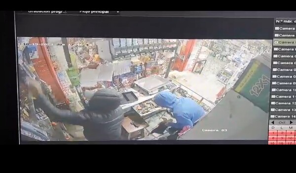 San Antonio: Desconocidos asaltan a local y a sus clientes - trece