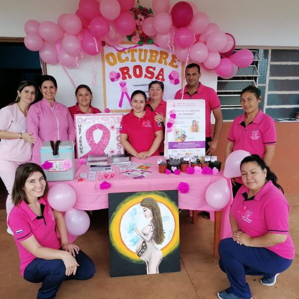 ESTABLECIMIENTOS DE SALUD DE ITAPÚA SE VISTIERON DE ROSA, RECORDANDO FECHA IMPORTANTE