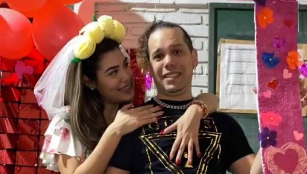 ¡El cantante Fer Pérez de novio con una Miss!