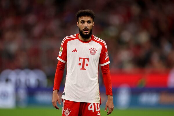 Versus / El Bayern no suspende a Mazraoui por sus mensajes sobre conflicto entre Israel y Hamás