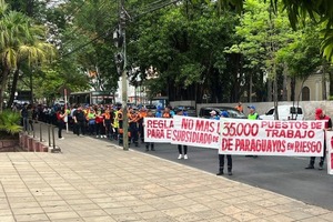 Diario HOY | Emblemas privados protestan contra diferencias de precios