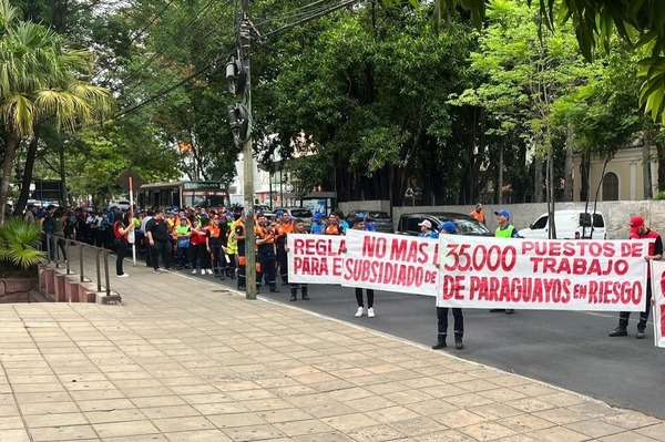 Diario HOY | Emblemas privados protestan contra diferencias de precios