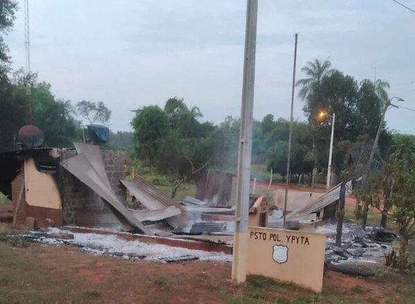 Puesto Policial desactivado de Amambay ardió en llamas - Policiales - ABC Color