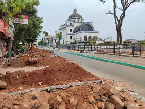 A pocos días de la festividad mariana se ejecutan obras de alcantarillado en el centro de Caacupé - Nacionales - ABC Color
