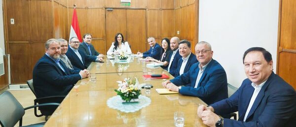 MOPC y sector privado buscan garantizar navegabilidad permanente del río Paraná - ADN Digital
