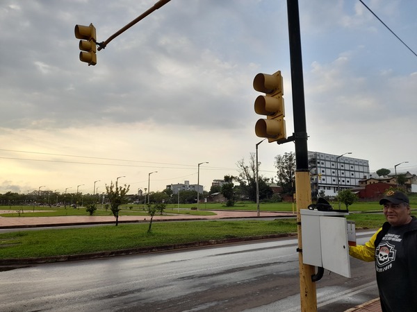 Temporal afecta sistemas semafóricos en la ciudad de Encarnación