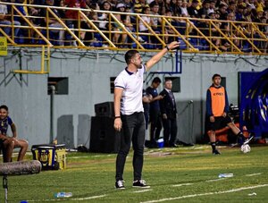 El "cambio" de realidad de Luqueño: De sufrir para permanecer en Primera a ya pelear por un cupo a Sudamericana · Radio Monumental 1080 AM
