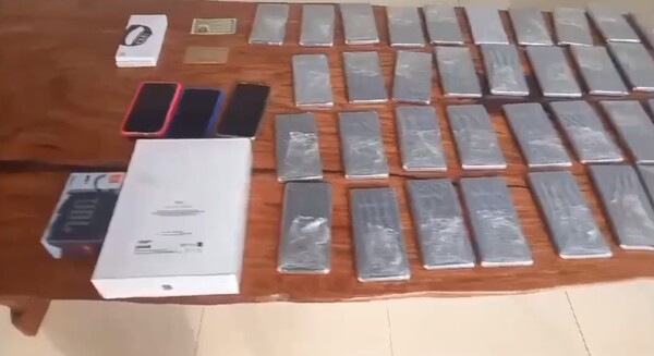 Alto Paraná: Pareja de brasileños que transportaba más de 100 celulares robados fue detenida - trece
