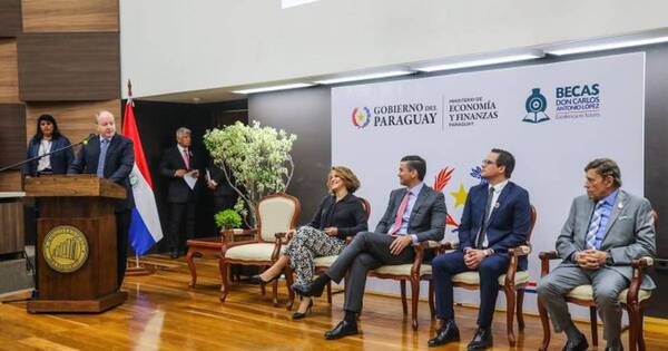 La Nación / Becal: 44 docentes fueron beneficiados para realizar sus maestrías en Colombia
