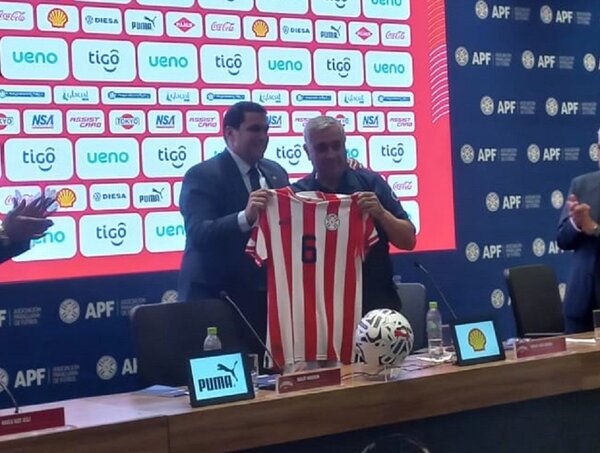 Carlos Jara Saguier fue presentado como nuevo entrenador de la Selección Albirroja Sub 23 · Radio Monumental 1080 AM