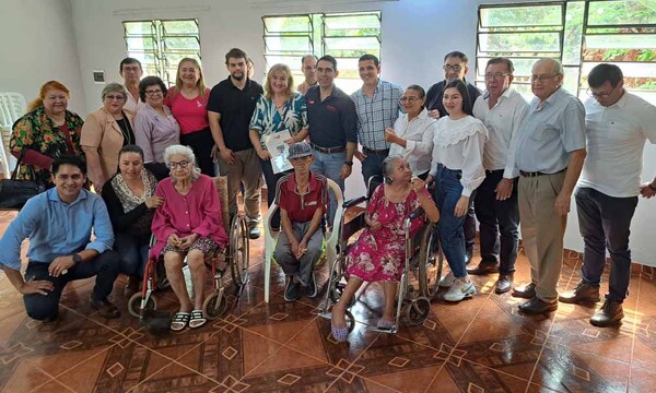 Gobernación de Caaguazú entregó G. 105 millones al Hogar de Ancianos Juan Pablo II de Coronel Oviedo – Prensa 5