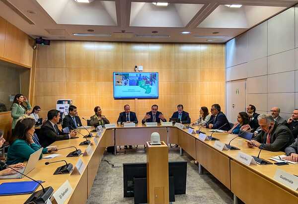 Ministro destaca atractivos de Paraguay para inversiones y busca fortalecer colaboración económica con la UE - MarketData