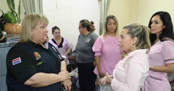 La Nación / Senadora Valiente visitó el Buen Pastor para conocer la situación de madres e hijos en el penal