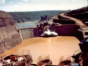 ITAIPU recuerda 45 años de la gran hazaña de ingeniería que desvió el Paraná para erigir la represa