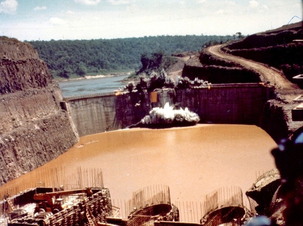 ITAIPU recuerda 45 años de la gran hazaña de ingeniería que desvió el Paraná para erigir la represa