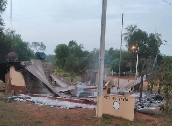 Puesto policial desactivado ardió en llamas - Oasis FM 94.3