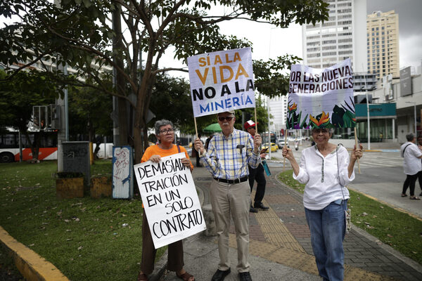 El Parlamento de Panamá aprueba un polémico contrato minero con una subsidiaria canadiense - MarketData