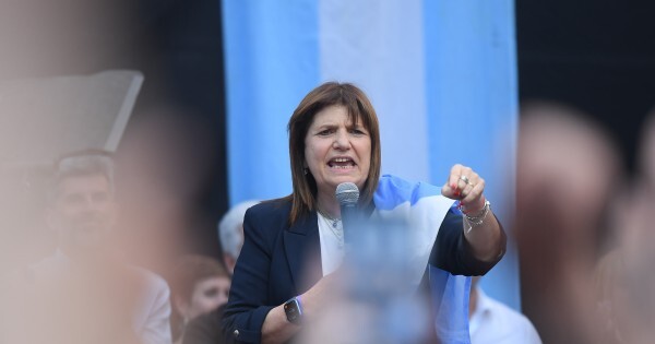 Bullrich defiende eliminar la salud gratuita para extranjeros y genera alarma en Paraguay