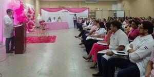 Homenajean a trabajadoras de la salud sobrevivientes del cáncer de mama - Nacionales - ABC Color