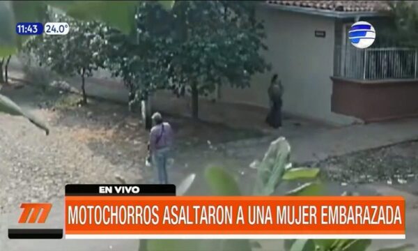 Una embarazada es asaltada por motochorros | Telefuturo