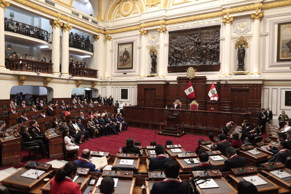 La recesión en Perú motiva la aprobación de 1.300 millones de dólares en crédito a gasto público - MarketData