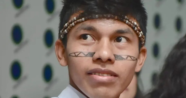 Éver Vera fue galardonado por la Secretaría de la Juventud - EPA