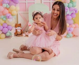 La periodista Kiara Aguilar celebró el primer año de su hija Aitana - Gente - ABC Color