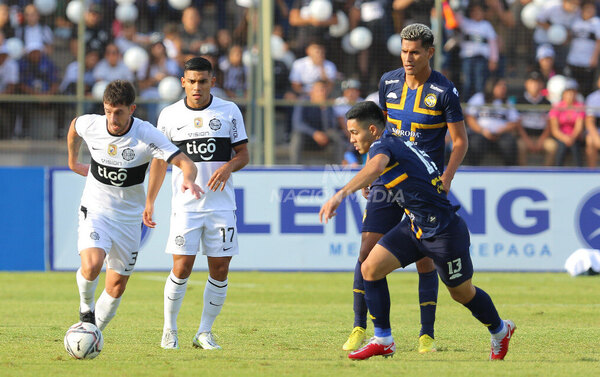 Olimpia-Trinidense, un duelo clave en la carrera por llegar a la Copa Libertadores - Oasis FM 94.3