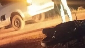 Motociclista muere al chocar contra un perro en Domingo Martínez de Irala